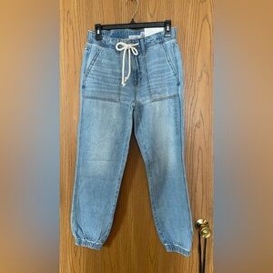 American Eagle Outfitters Tomgirl Jogger Jeans Size 4 LightWash ElasticWaist NWT